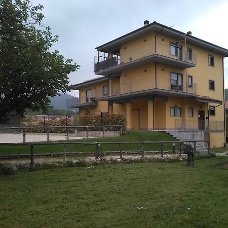 Il Boscaiolo Affittacamere Preturo Luaran gambar