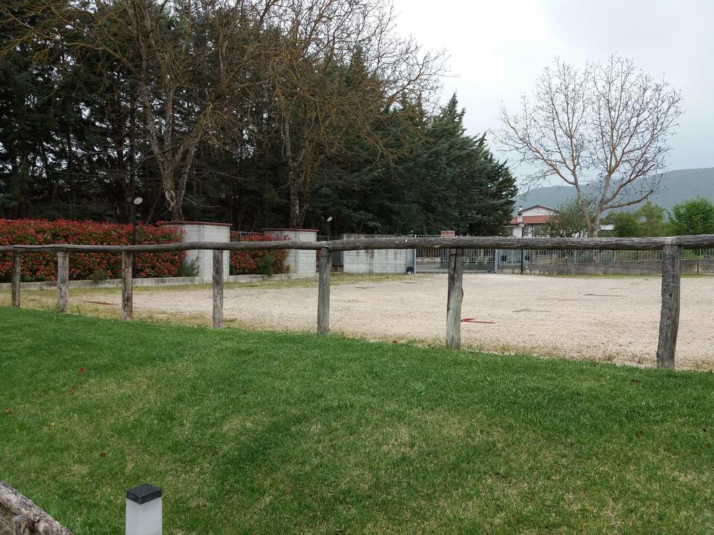Il Boscaiolo Affittacamere Preturo Luaran gambar